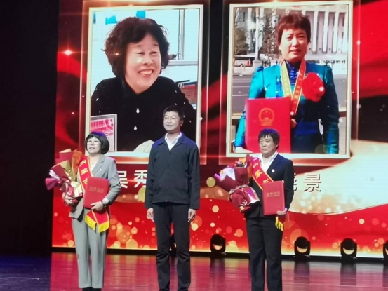 今日，他們被表彰1315.png