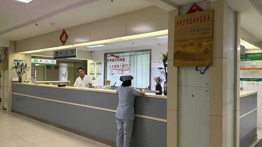 平原縣第一人民醫(yī)院住院部脊柱關(guān)節(jié)外科、手足外科病區(qū)。人民網(wǎng) 喬姝攝