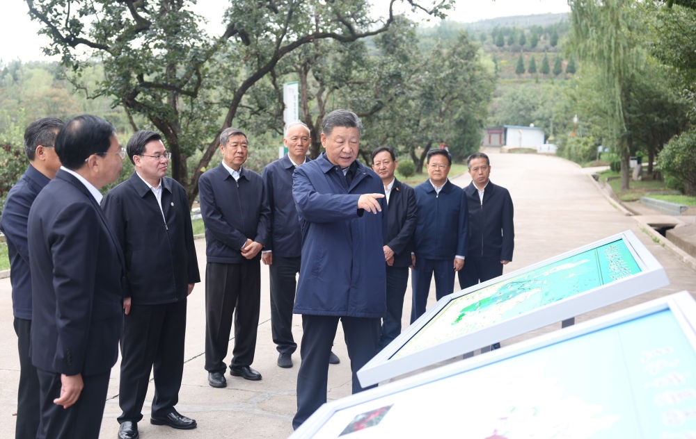 2024年9月11日，習(xí)近平在甘肅省天水市麥積區(qū)南山花牛蘋果基地考察時(shí)，聽取引洮供水工程情況匯報(bào)。當(dāng)?shù)弥?00萬群眾從此告別苦咸水后，總書記十分高興。他要求加強(qiáng)維護(hù)和管理，讓這項(xiàng)工程在沿線群眾生產(chǎn)生活中發(fā)揮更大效用。