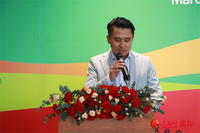 泰國(guó)華人青年商會(huì)會(huì)長(zhǎng)刁刻佳發(fā)表講話。朱瀟逸攝