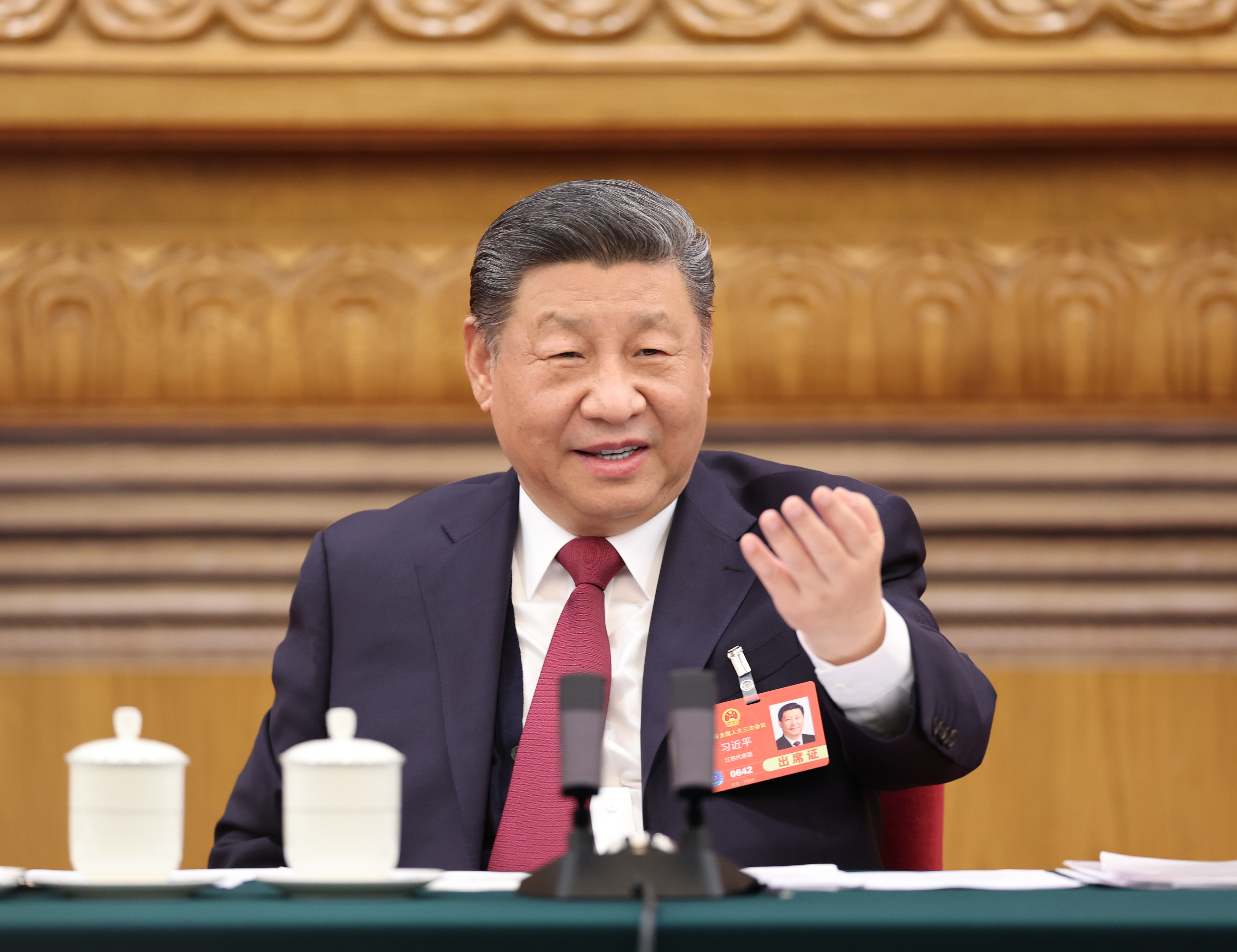 △3月5日下午，中共中央總書記、國家主席、中央軍委主席習(xí)近平參加他所在的十四屆全國人大三次會議江蘇代表團審議。