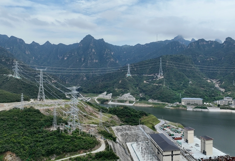 河北易縣:抽水蓄能電站配套工程500千伏特高壓送出線路投運(yùn)(2)XxjpsgC007022_20250827_PEPFN0A001.jpg
